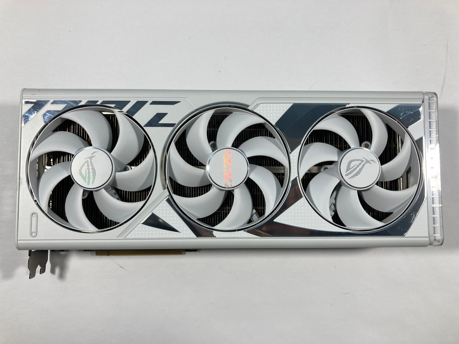BH 2 GET 1 OFFER ASUS ROG Stri - Rtx 4090 24Gb Gddr6X 评论和价格